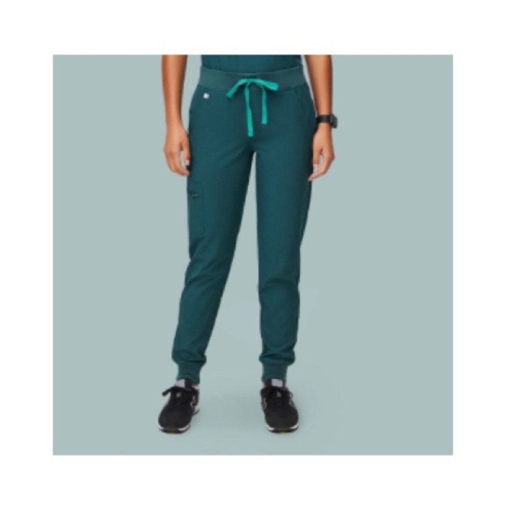 FIGS Petite Jogger Scrub Pants